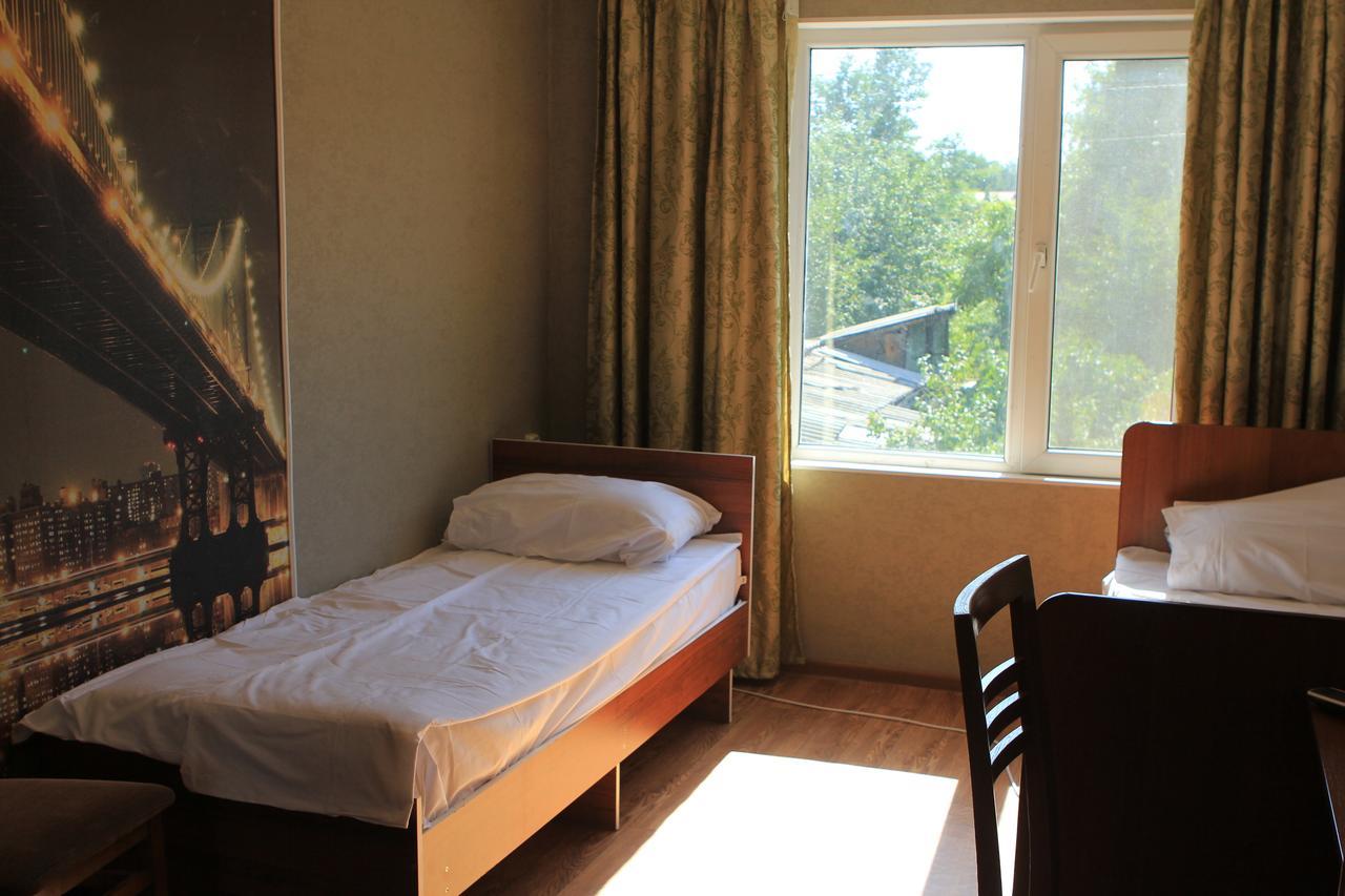 Holiday Hostel House Bischkek Exterior foto